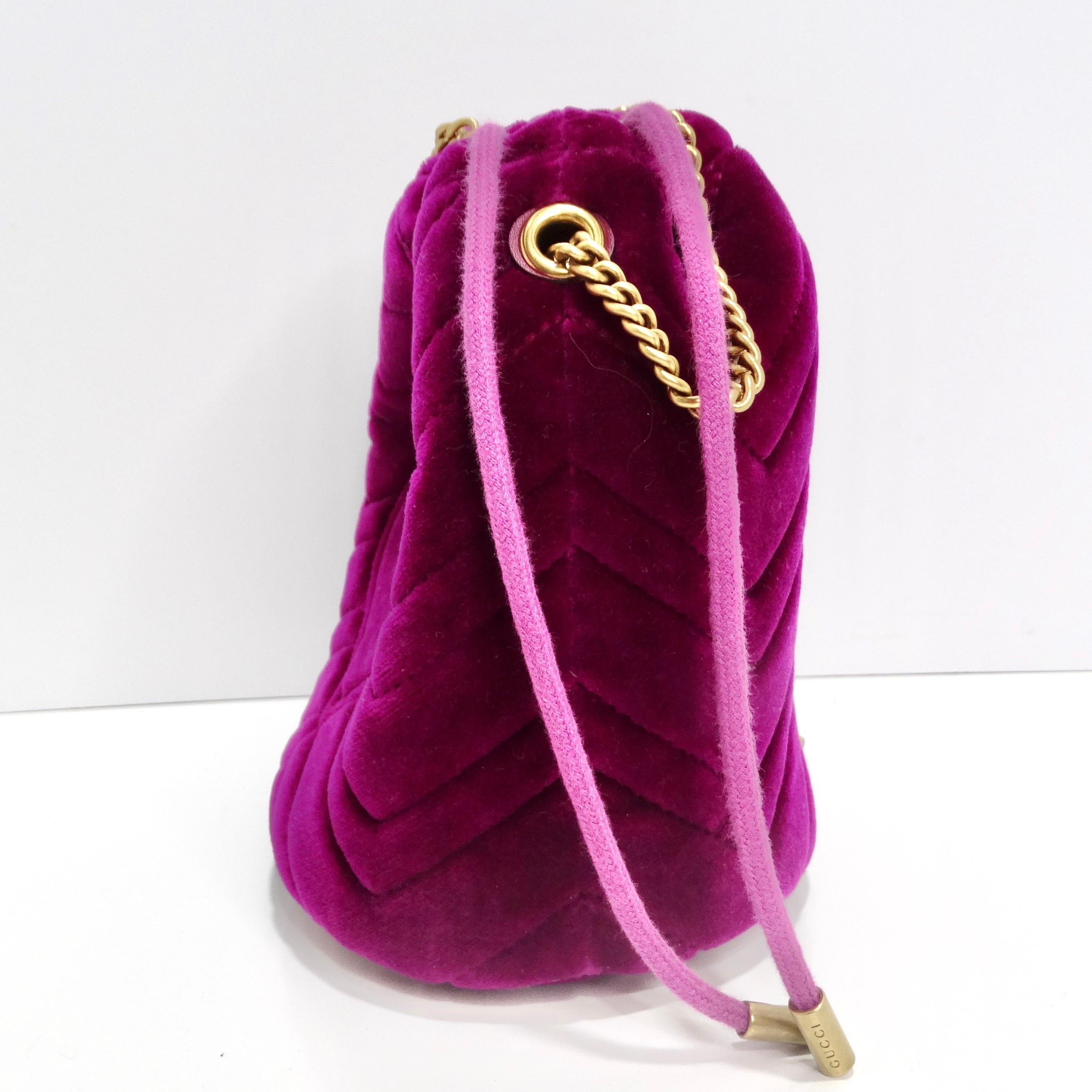 Gucci GG Marmont Mini Velvet Bucket Bag In Excellent Condition For Sale In Scottsdale, AZ