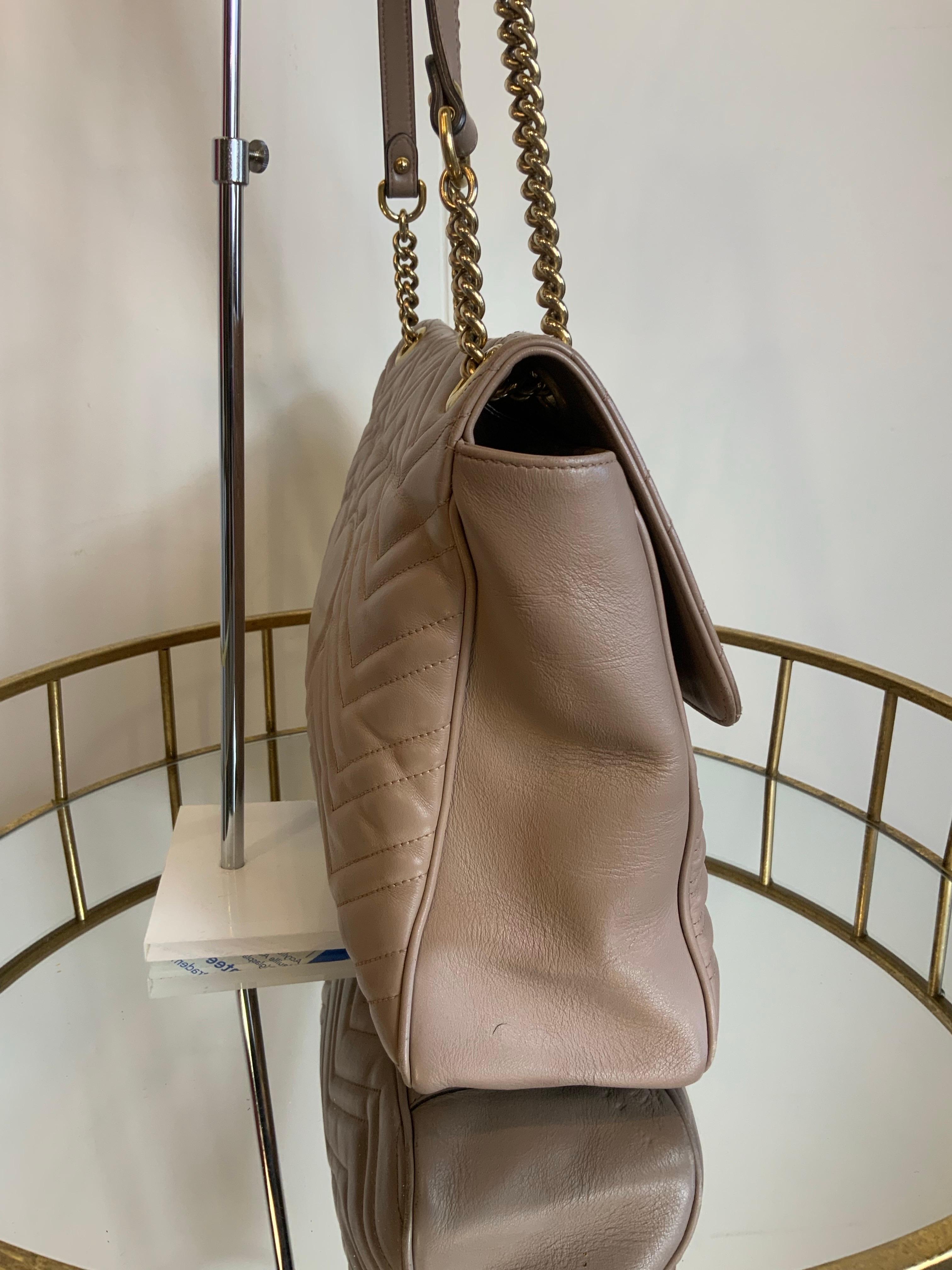 Gucci GG Marmont pink Shoulder Bag In Good Condition For Sale In Carnate, IT