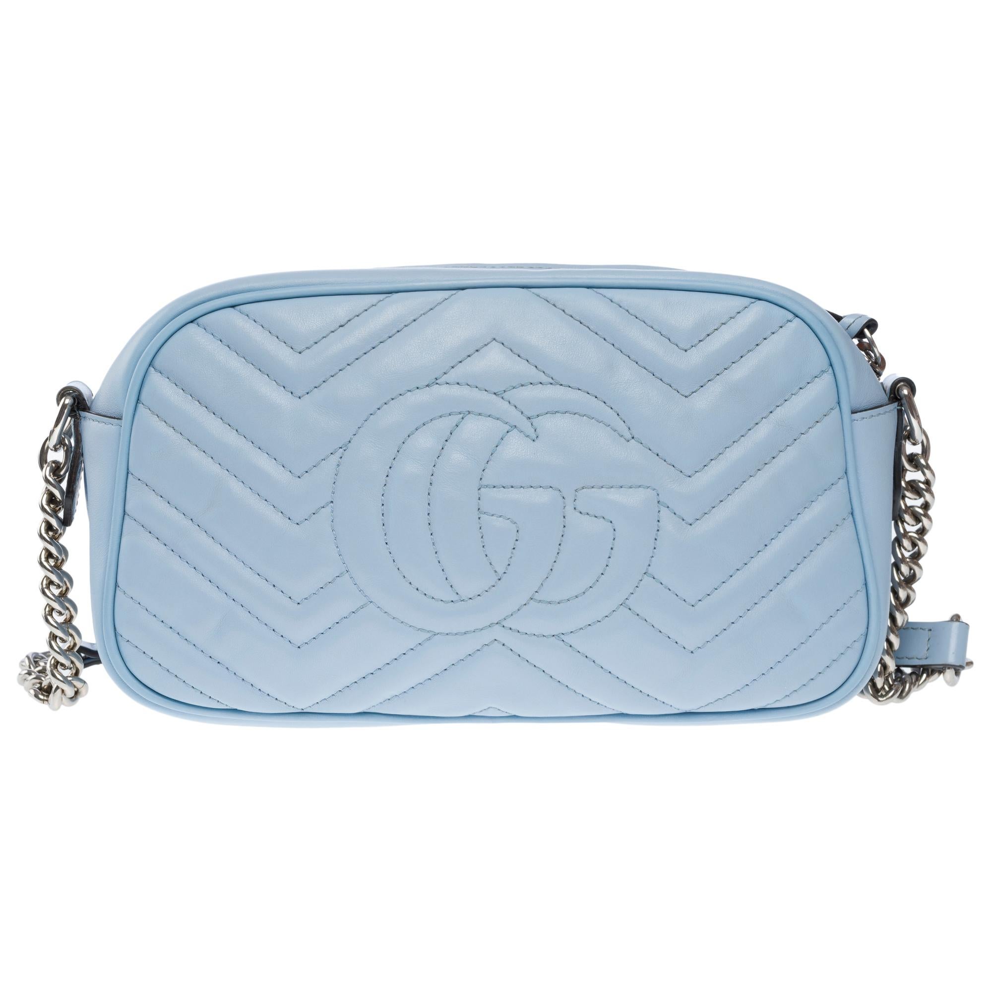 Gucci GG Marmont shoulder bag in light blue quilted leather , SHW In Good Condition In Paris, IDF