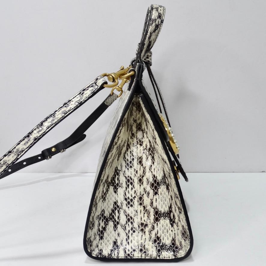 Gucci GG Marmont Piccola Borsa a tracolla in pelle di serpente perlata In condizioni ottime in vendita a Scottsdale, AZ