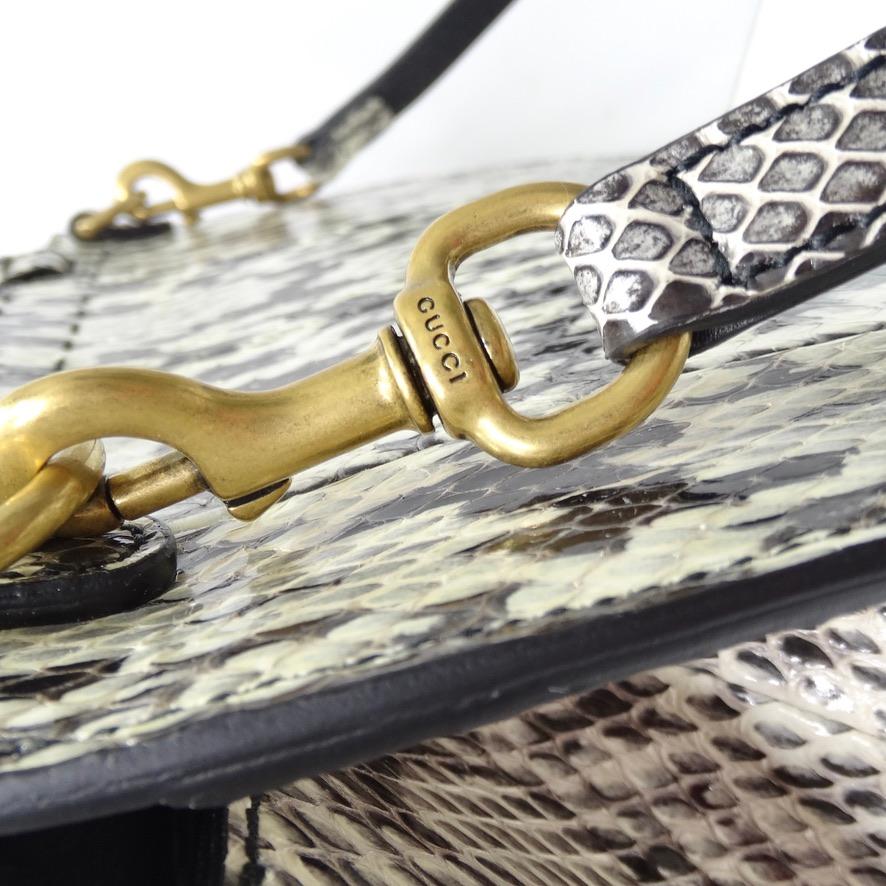 Petit sac à main Gucci GG Marmont en peau de serpent perlée avec poignée supérieure en vente 1