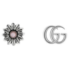 Gucci GG Boucles d'oreilles Marmont 15 mm en argent sterling et nacre rose YBD527344002