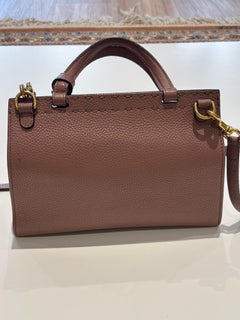 Sac à main à poignée supérieure ou à bandoulière GUCCI GG Marmont en cuir de veau texturé, avec housse de protection