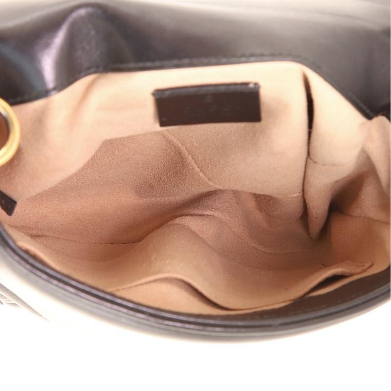 Gucci GG Marmont Tasche aus Matelasse-Leder mit Griff oben und Klappe für Damen oder Herren