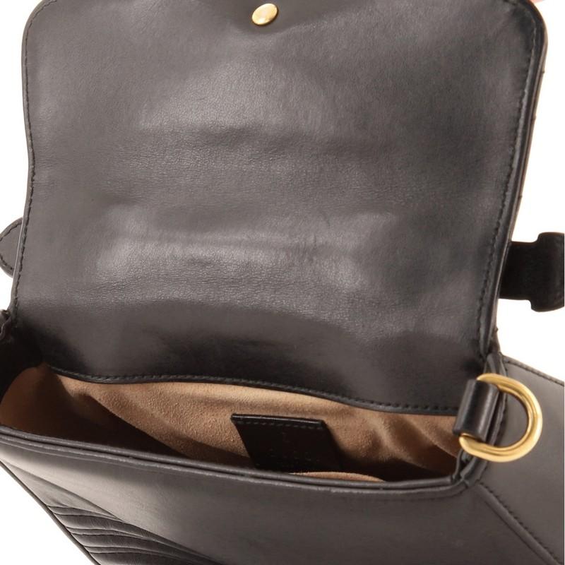 Gucci GG Marmont Tasche aus Matelasse-Leder mit Griff oben und Klappe 1