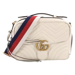 Gucci GG Marmont Top Handle Flap Bag en cuir matelassé Small