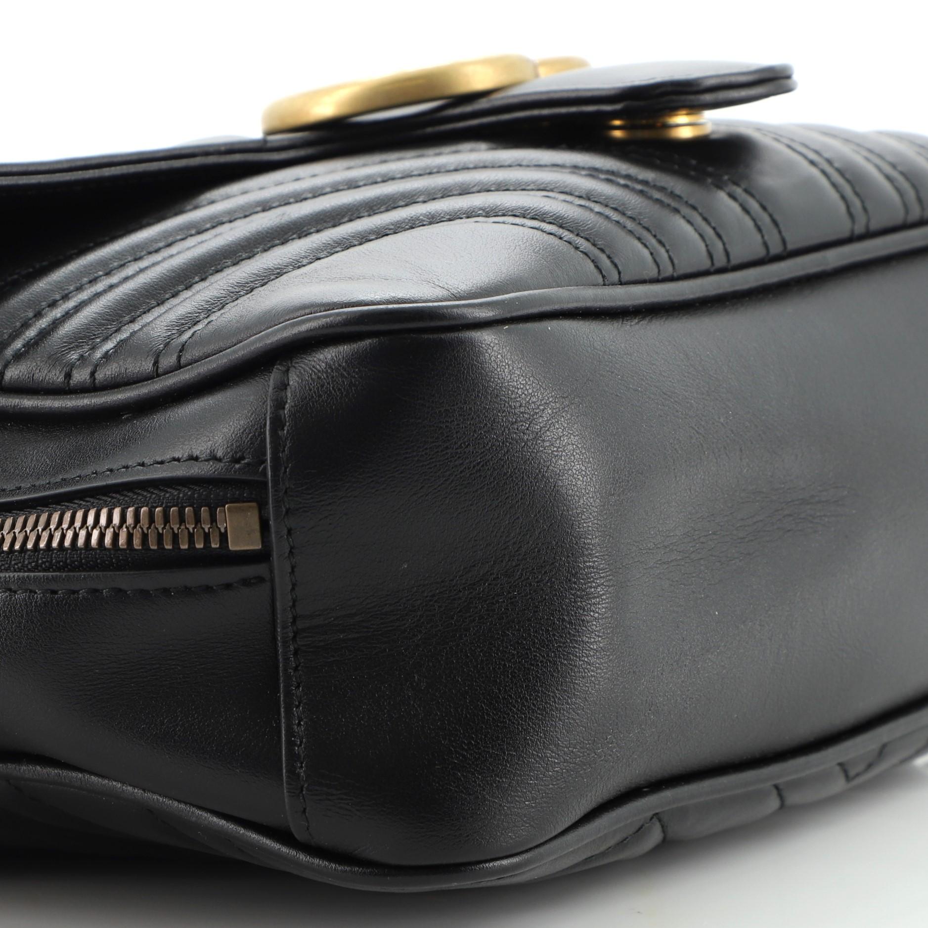 Gucci GG Marmont Kameratasche mit Reißverschluss aus Leder Matelasse 2