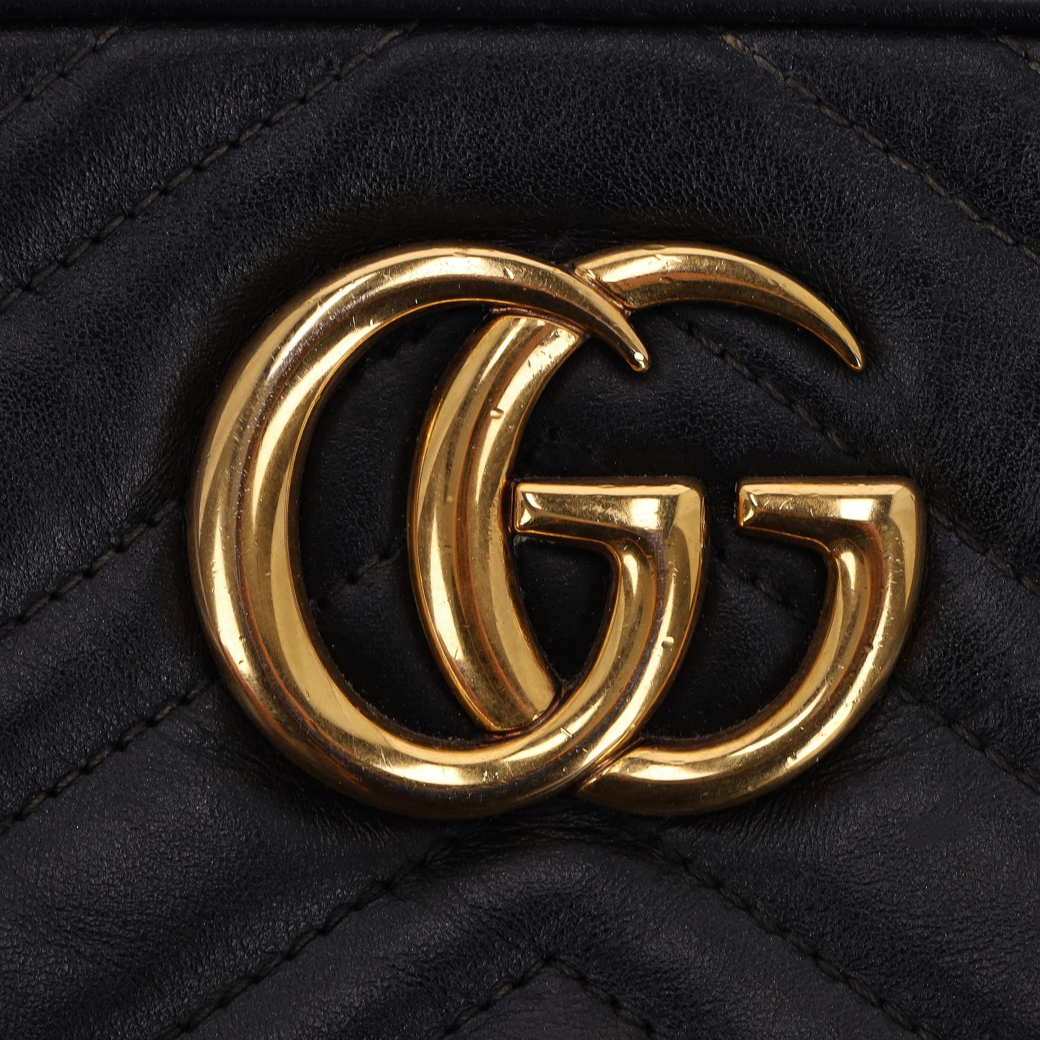 Gucci GG Marmot Matelasse Leather Mini Camera Bag en vente 2