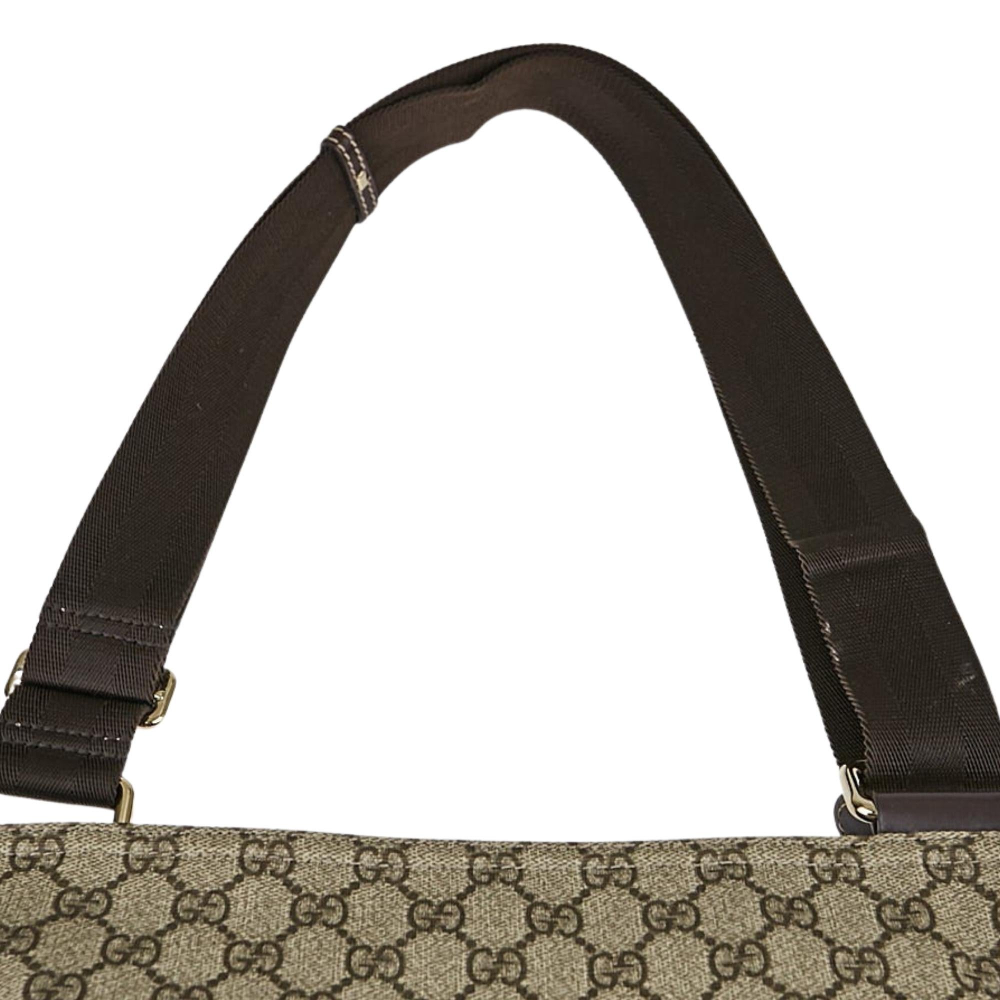 Gucci GG Monogram Beige/Ebony Canvas Messenger Bag In Excellent Condition In Montreal, Quebec