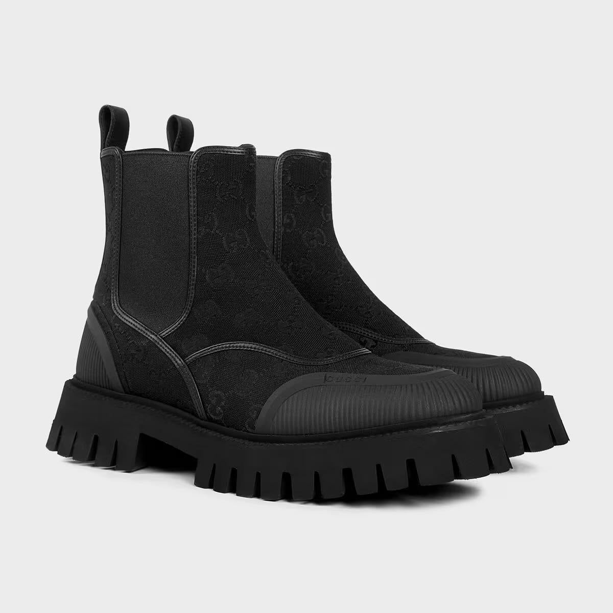 GUCCI GG MONOGRAM BLACK ANKLE CHELSEA BOOT (US 11)

Color: black monochrome
Material: canvas uppers with leather details. Rubber soles.
Model No. 739777 FAB8K 8454

Size: US 11  EU 44
Year 2023
Platform Height: 38 mm / 1.5” 
Condition: New
Comes