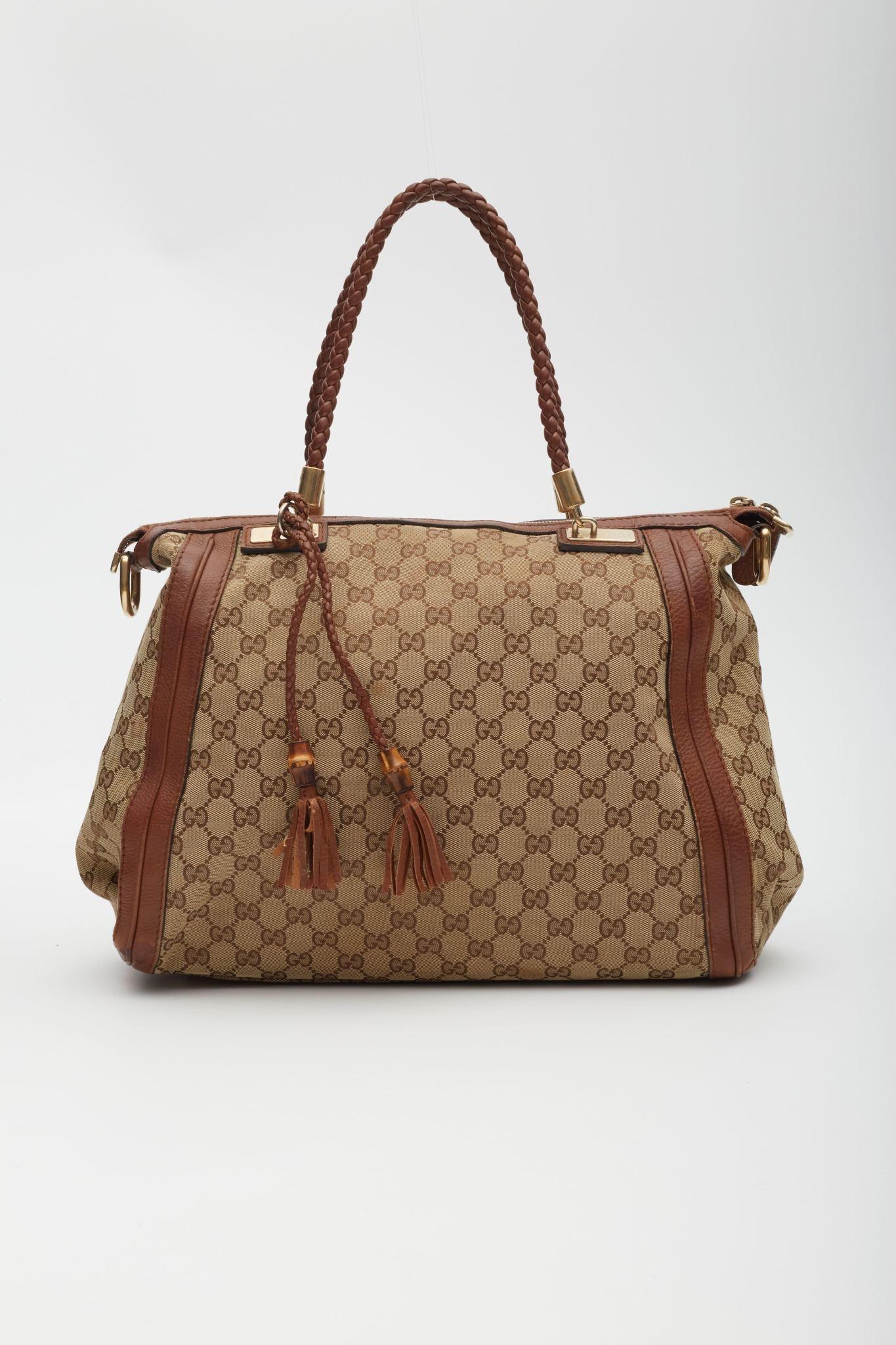 Gucci GG Monogram Canvas Braided Hanldes Bella Tote Bag Beige In Good Condition For Sale In Montreal, Quebec