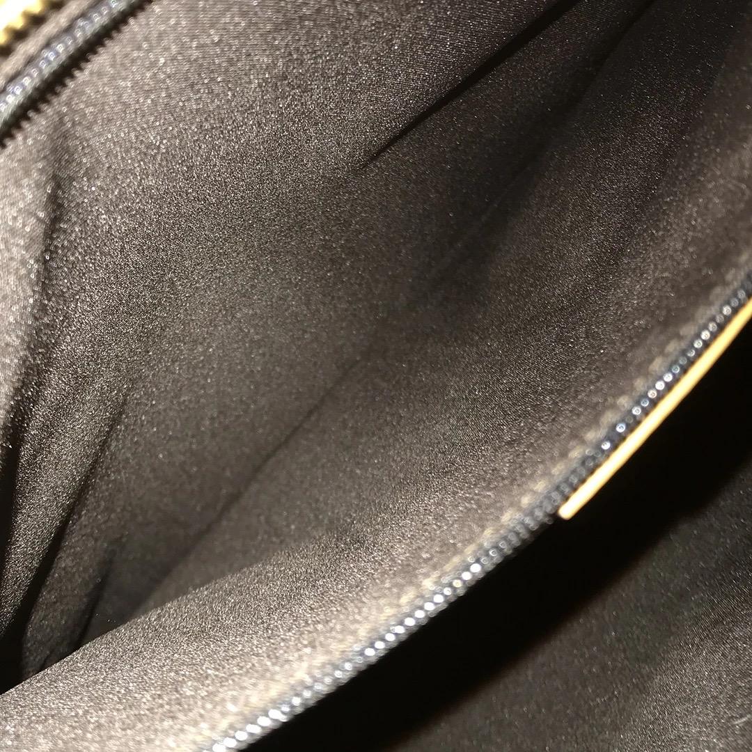 Gucci GG Monogram Canvas Messenger Bag (Tom Ford) For Sale 2