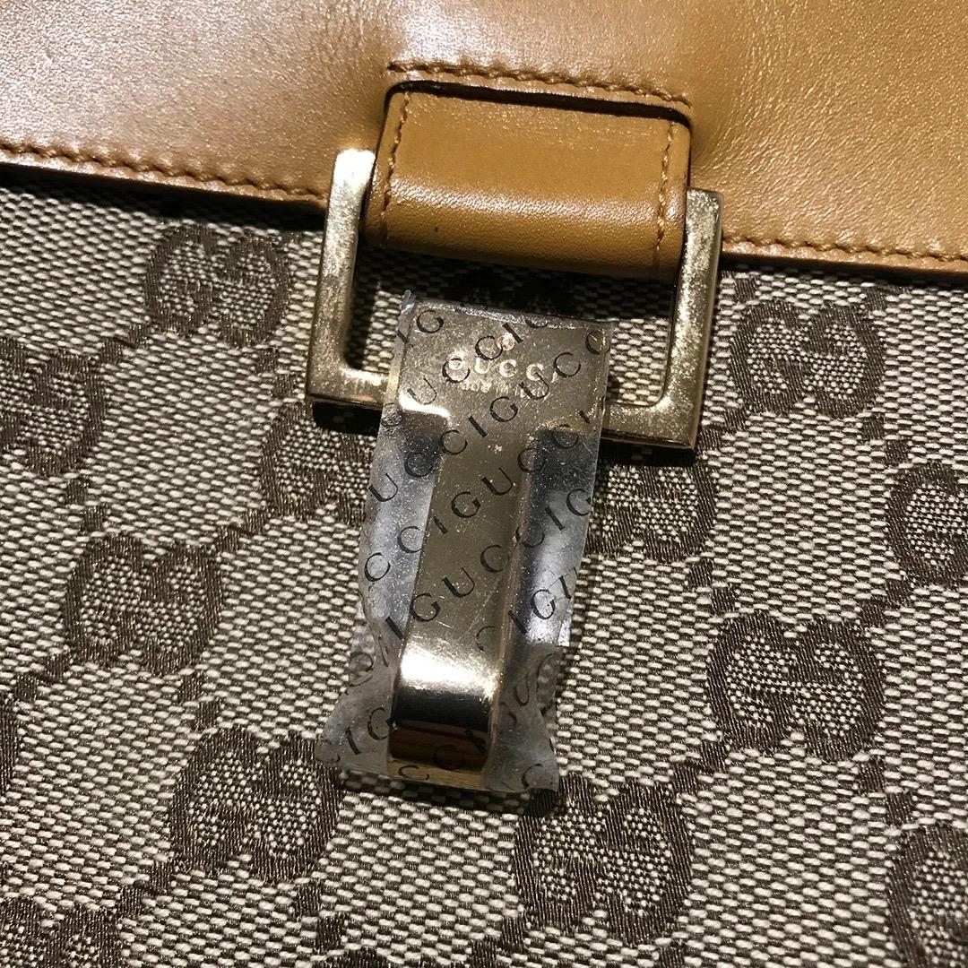 Sac messager Gucci en toile Monogram à motif GG (Tom Ford) en vente 1