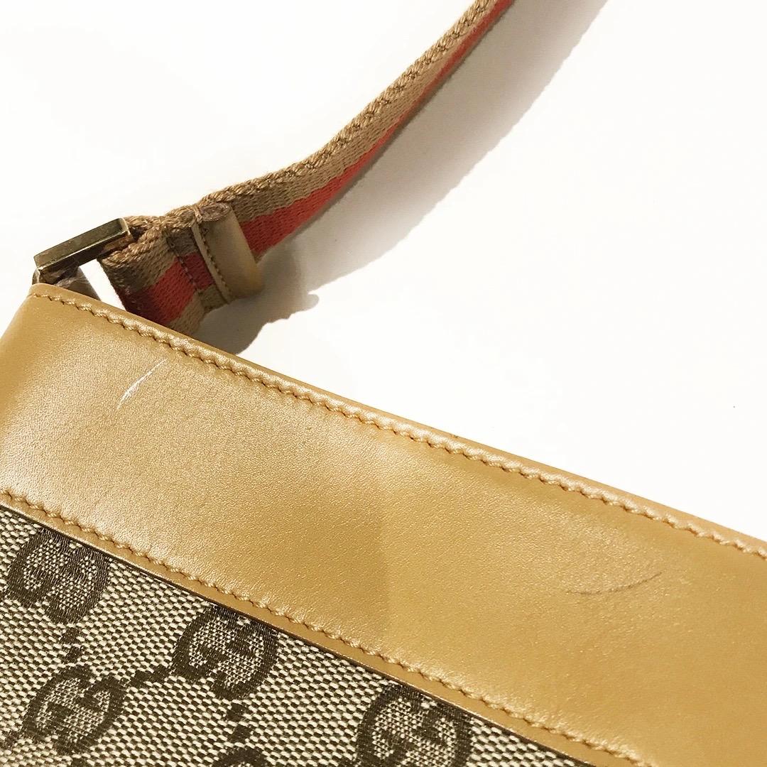 Sac messager Gucci en toile Monogram à motif GG (Tom Ford) en vente 2