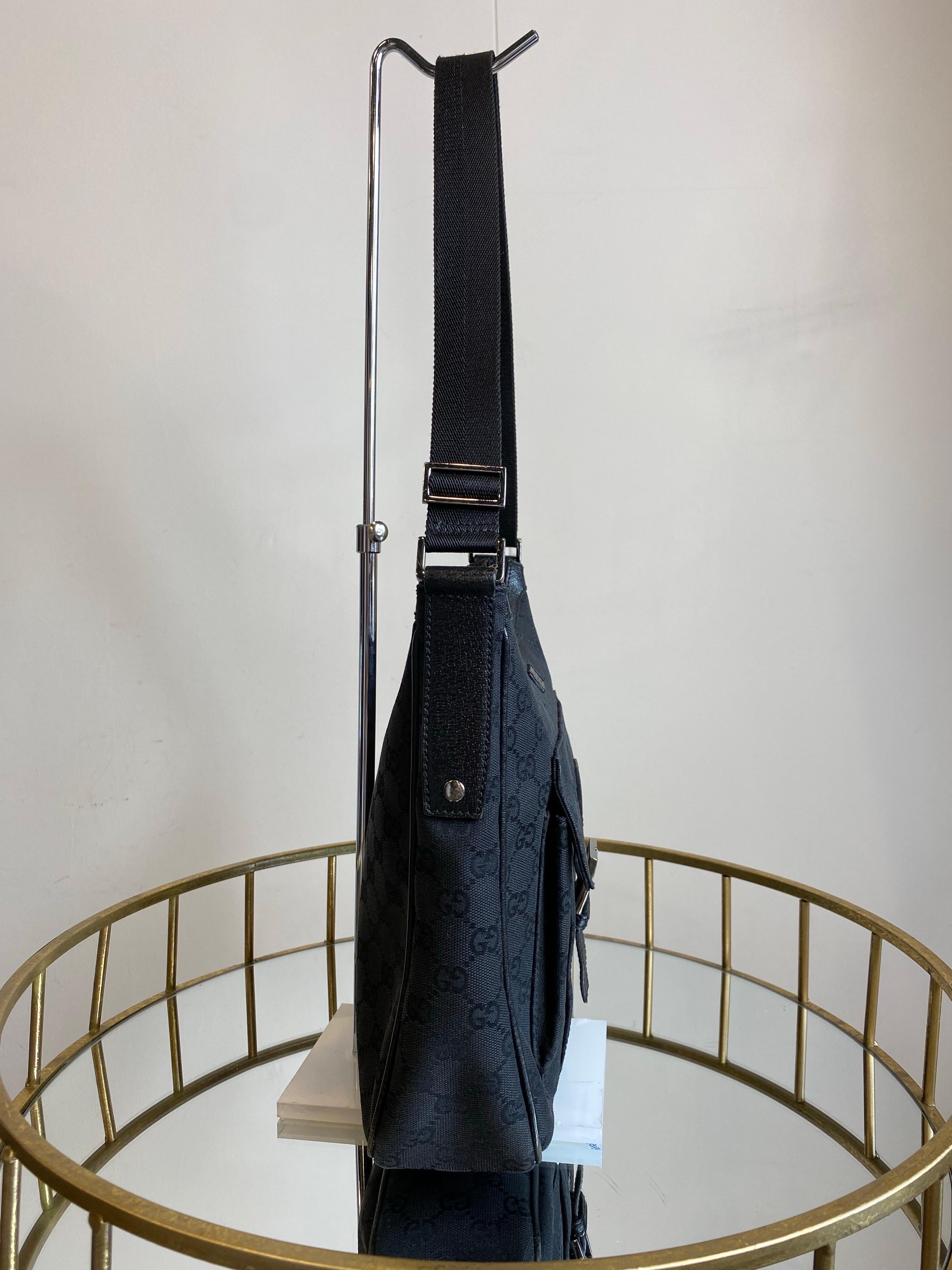 Women's or Men's Gucci GG monogram canvas Shoulder Bag For Sale