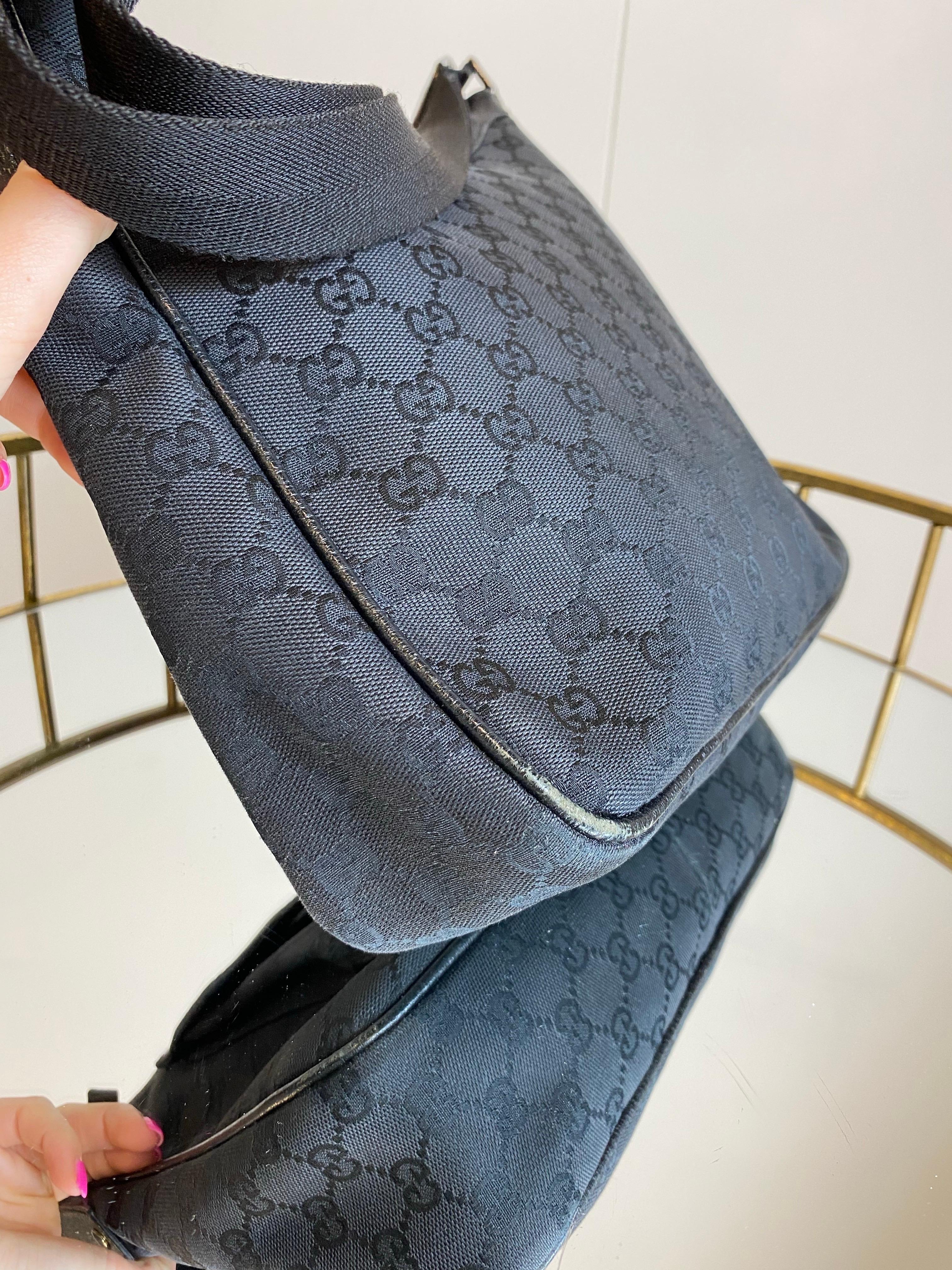 Gucci GG monogram canvas Shoulder Bag For Sale 4
