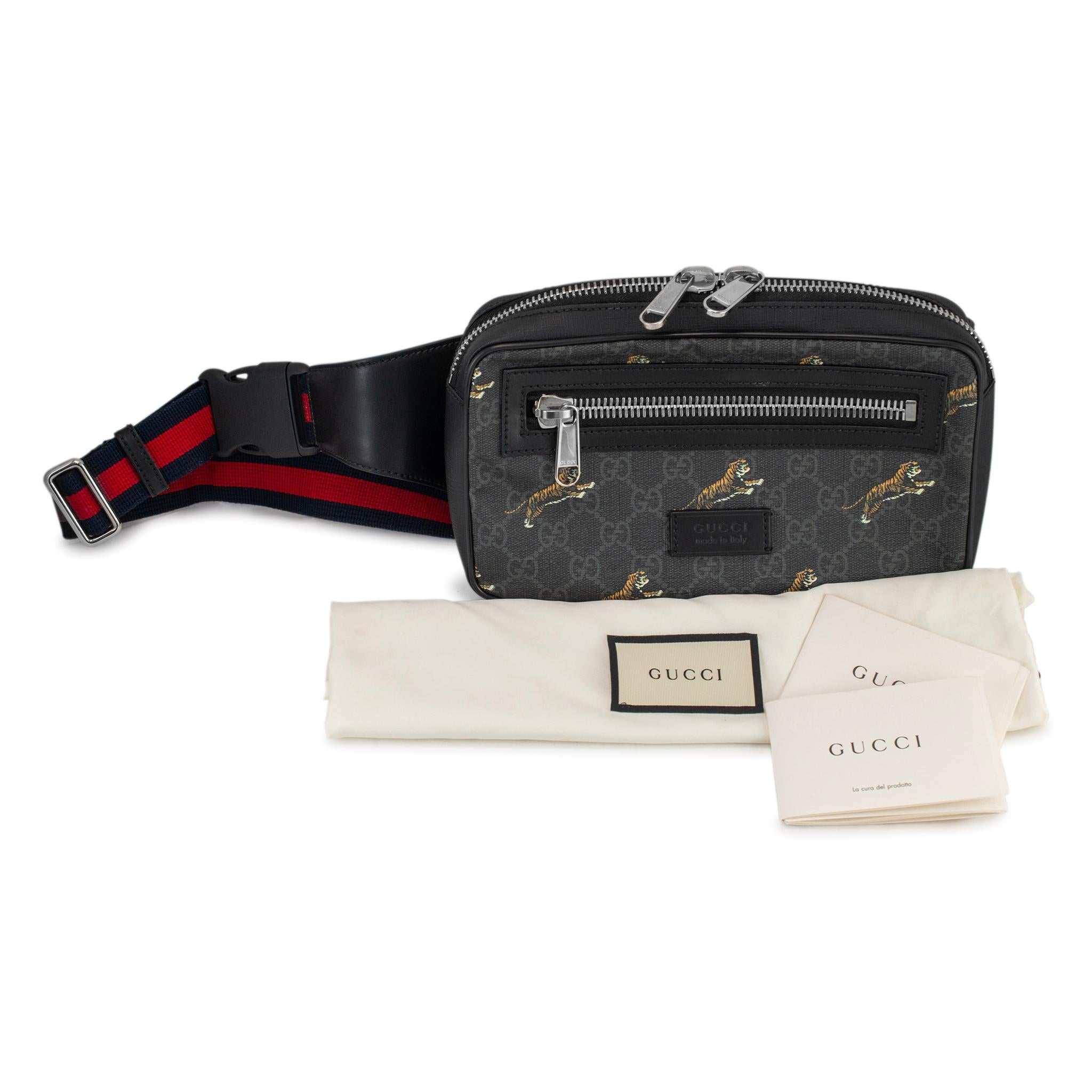 Gucci GG Monogram Supreme Tigers Borsa da cintura in pelle nera Bestiario in vendita 3