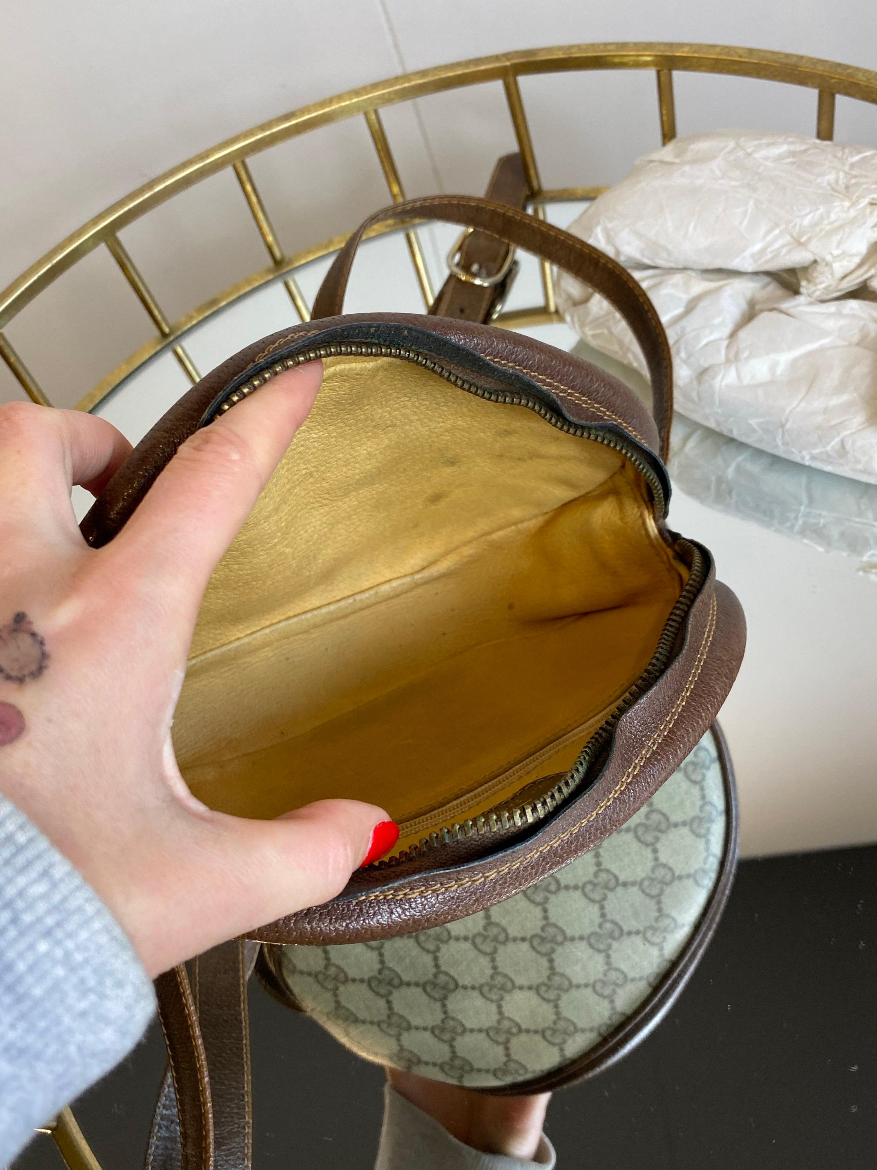 Gucci GG monogram vintage Shoulder Bag For Sale 3
