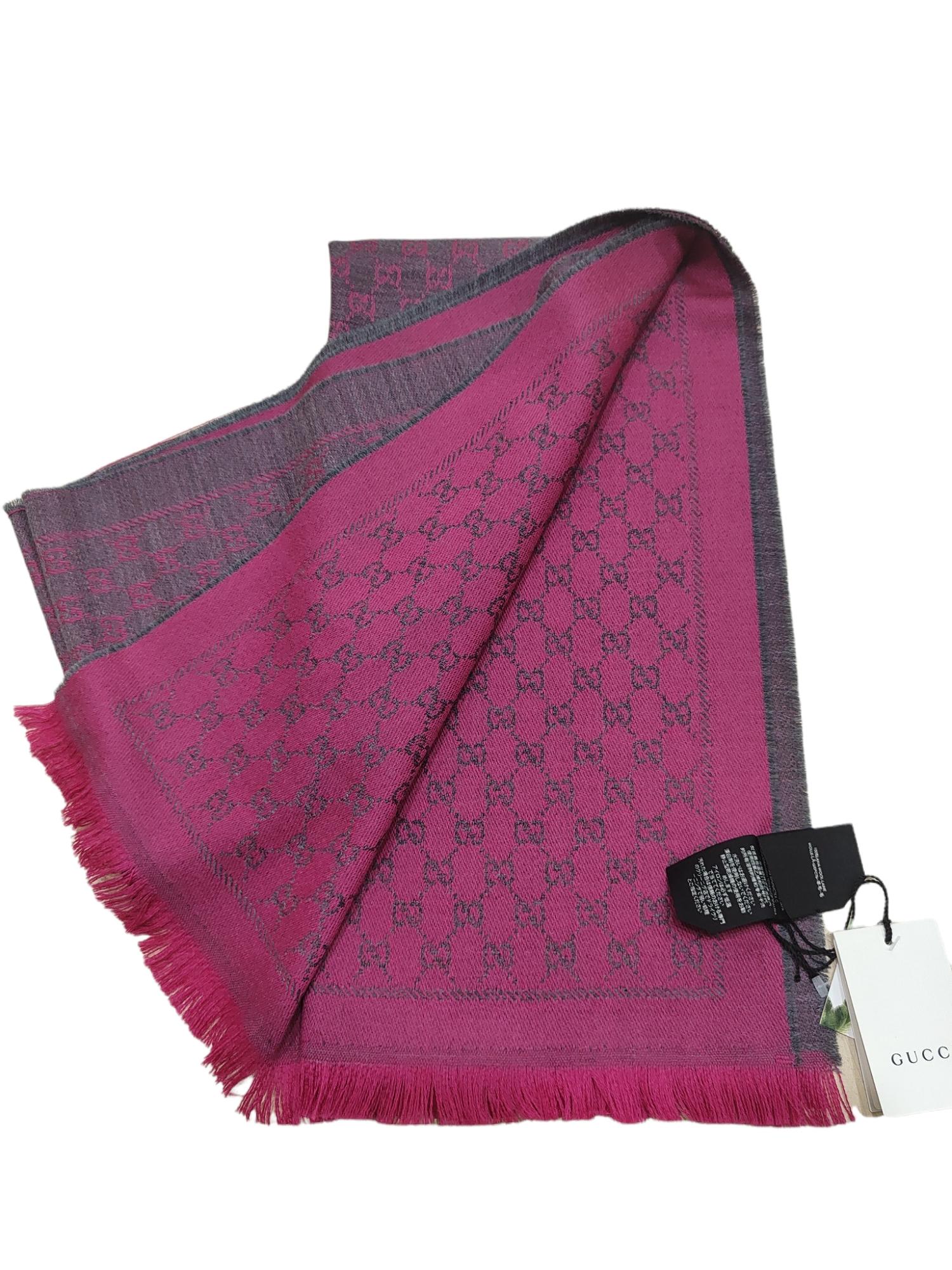 Gucci GG Multicoloured scarf NWOT In New Condition For Sale In Capri, IT