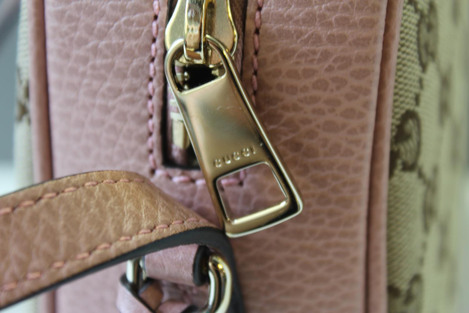 Gucci GG Pink Crossbody Bag In Excellent Condition In Gazzaniga (BG), IT