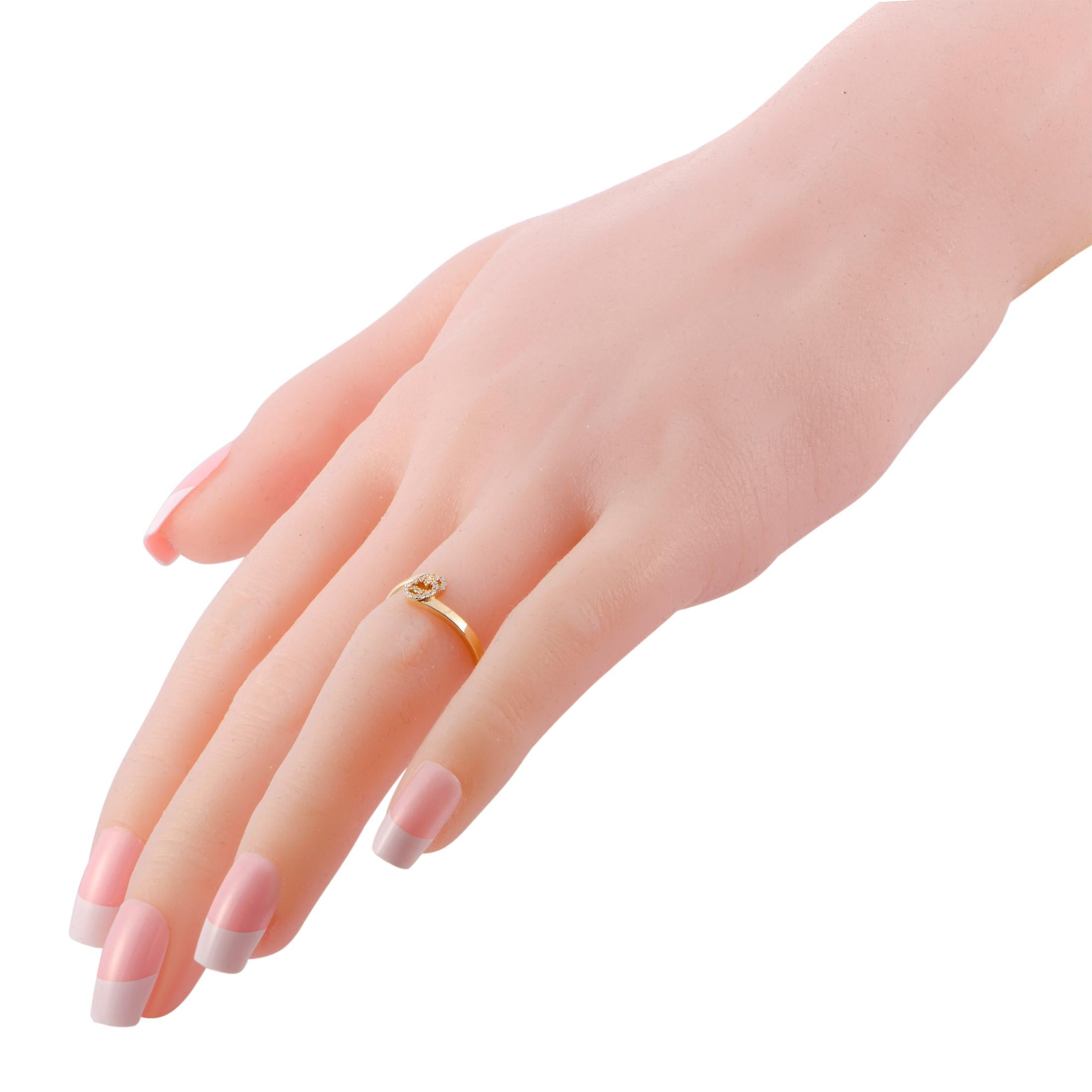 gg running ring in yellow gold with diamonds