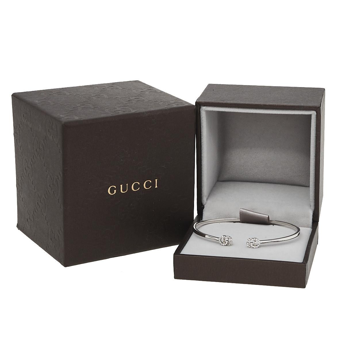 Gucci GG Running Diamond 18K White Gold Open Cuff Bracelet In Fair Condition In Dubai, Al Qouz 2
