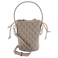 Gucci GG Shadow Mini-Bucket-Tasche mit Kordelzug und Schulterriemen