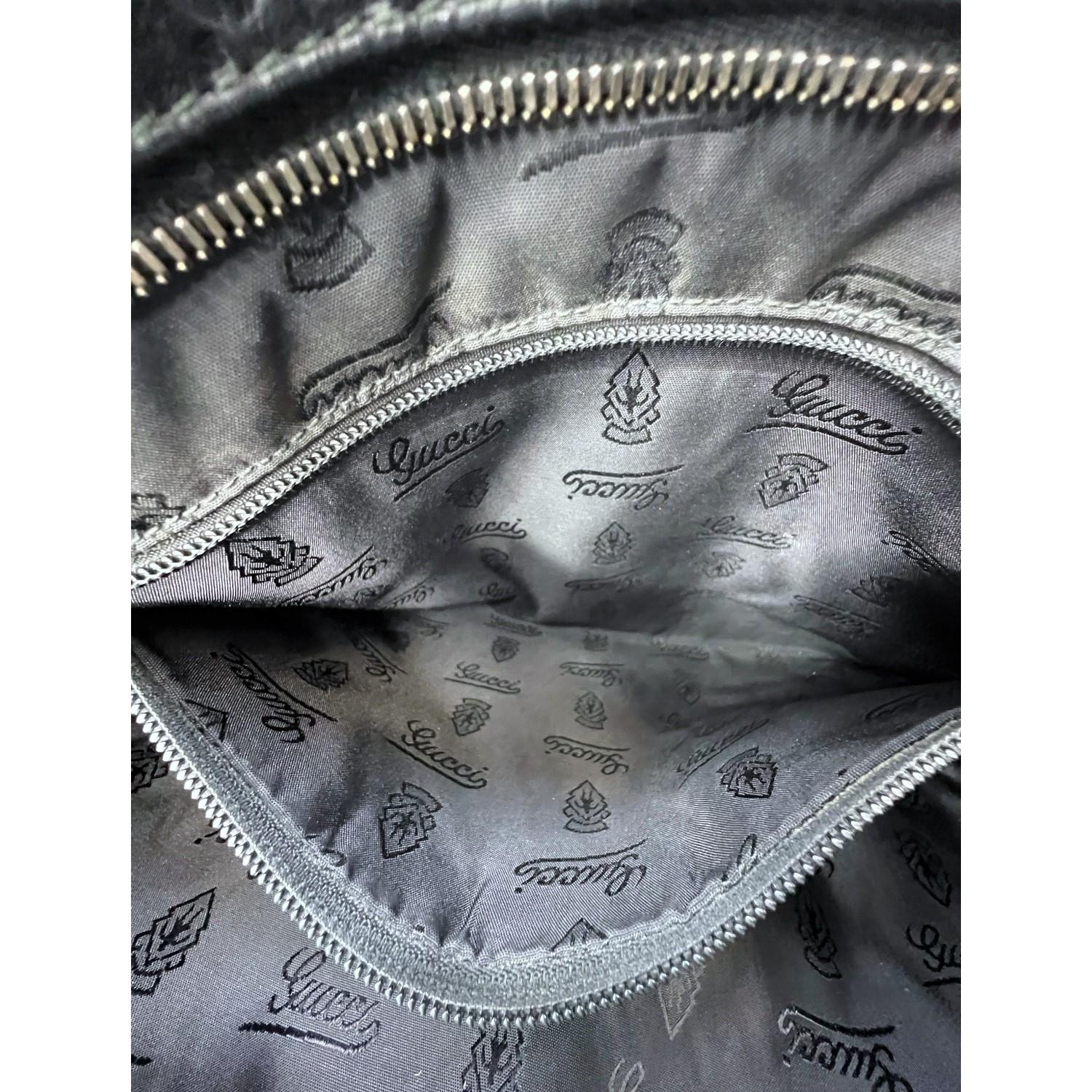 Gucci GG Signature Messenger Bag For Sale 2