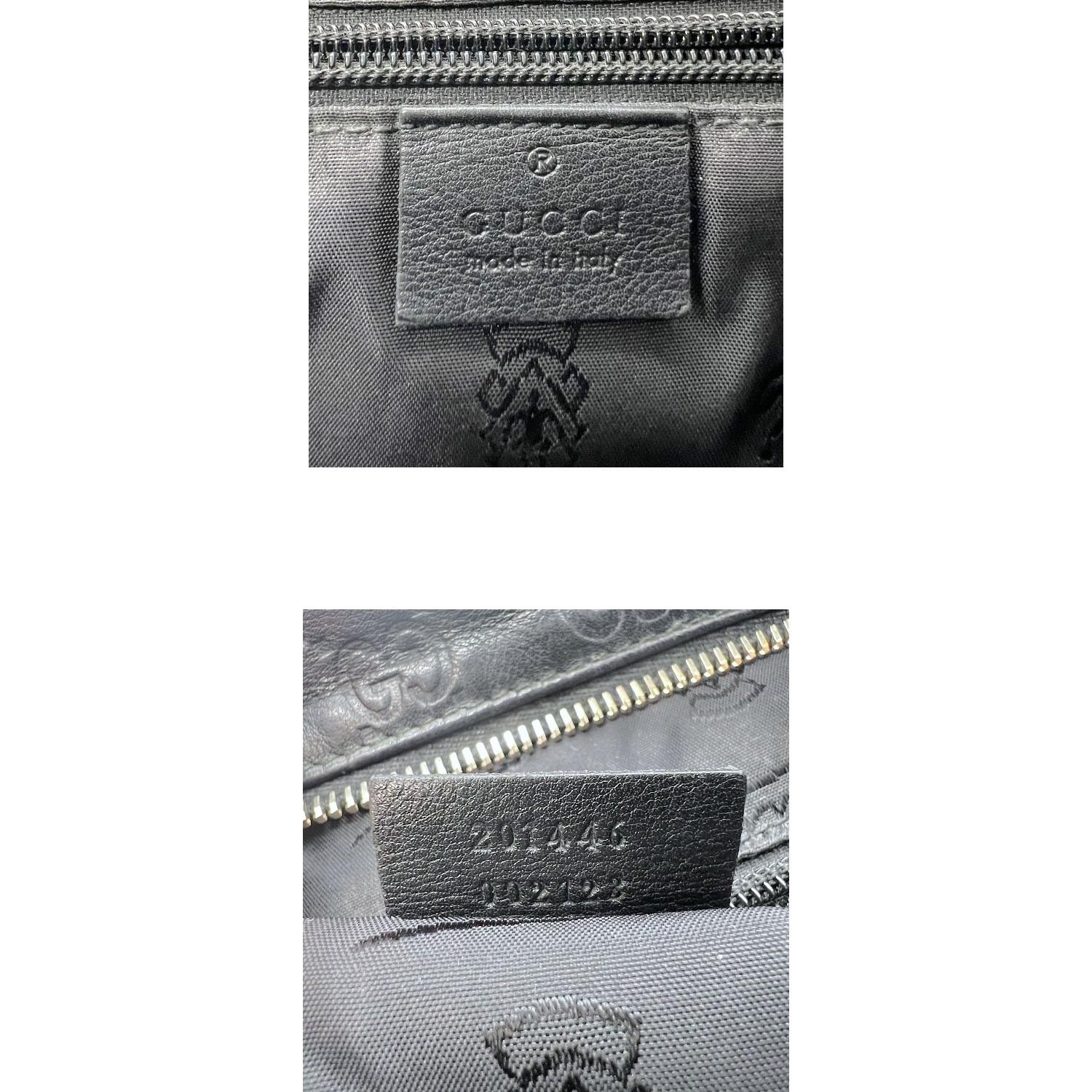 Gucci GG Signature Messenger Bag For Sale 3