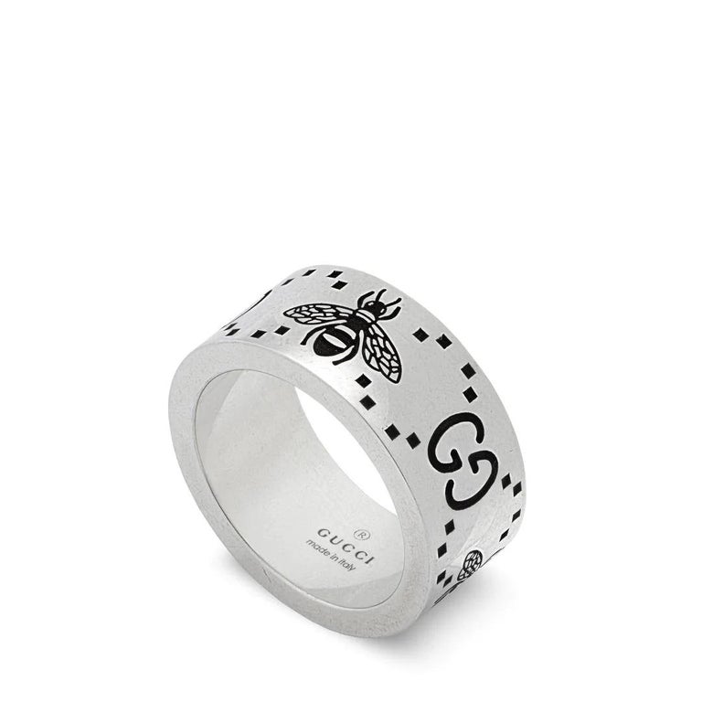 Gucci GG Sterling Silver Engraved Bee Ring YBC728304001 For Sale