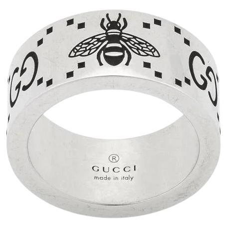 Gucci GG Sterling Silver Engraved Bee Ring YBC728304001 For Sale