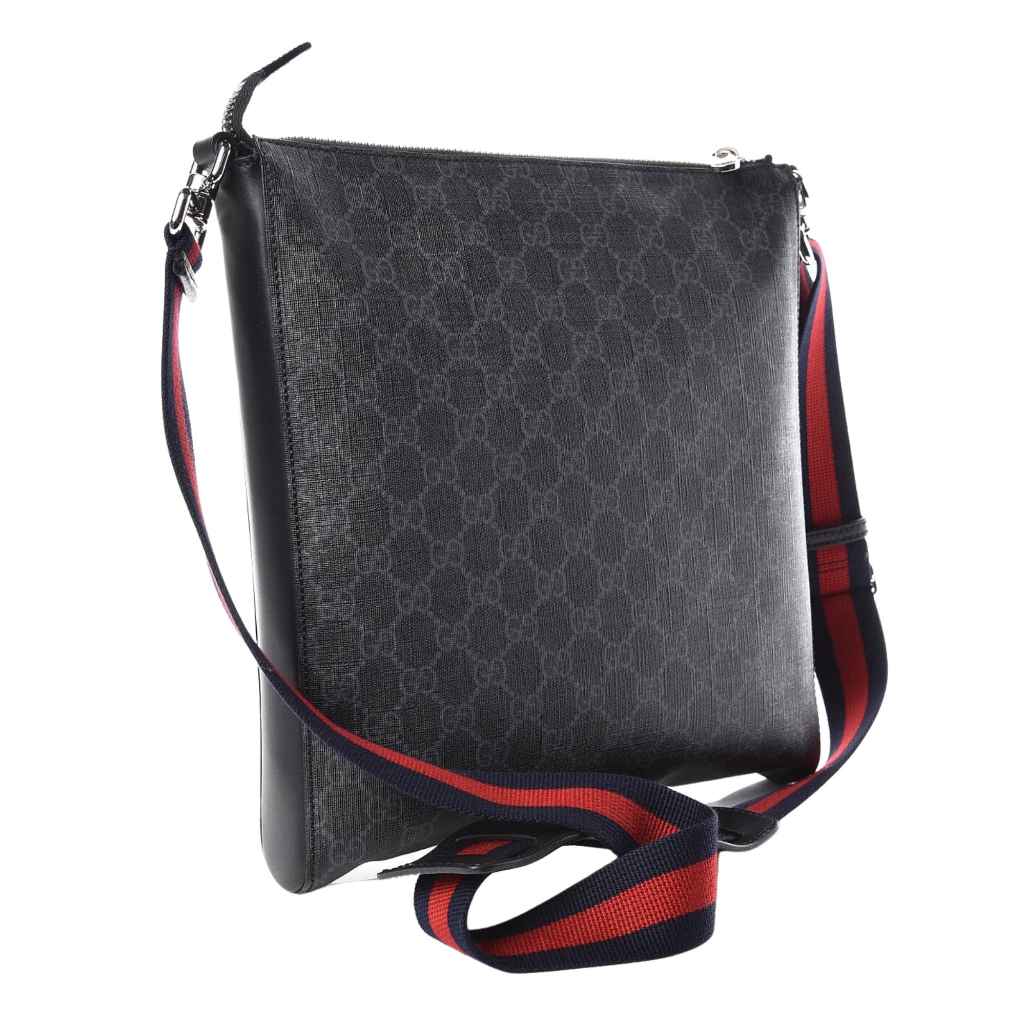 Gucci GG Supreme Black Monogram Web Flat Messenger Bag In Excellent Condition For Sale In Montreal, Quebec