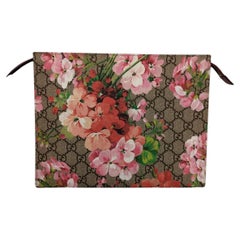 Gucci GG Supreme Blooms Print Large Cosmetic Case
