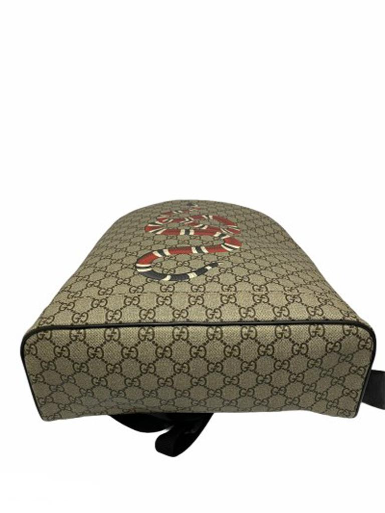 Gucci GG Supreme Canvas Snake Backpack In New Condition In Torre Del Greco, IT