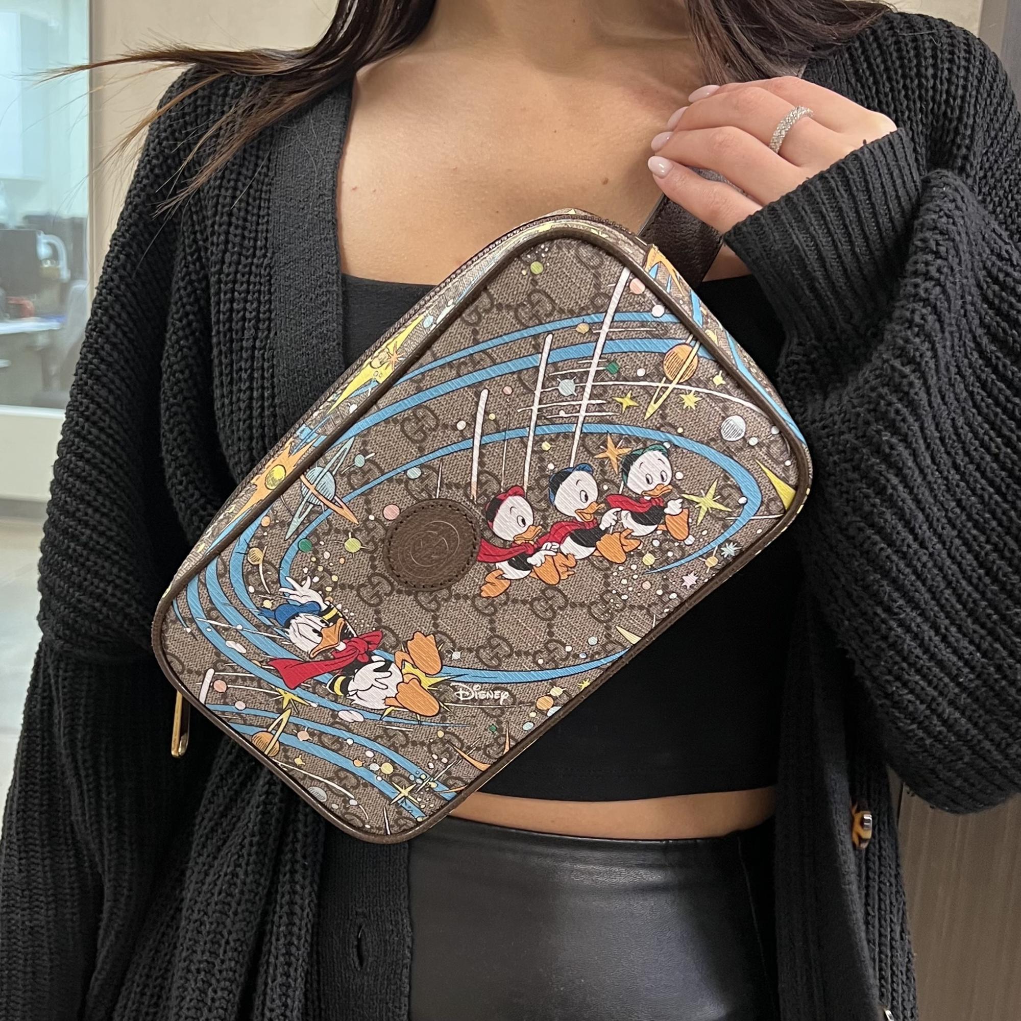 Brown Gucci GG Supreme Donald Duck Disney x Gucci Leather Unisex Belt Bag With Logo For Sale