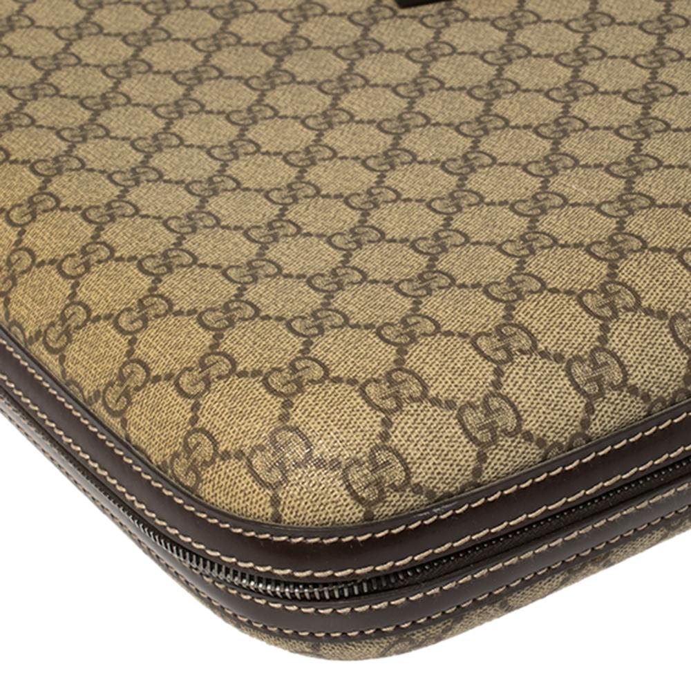 Gucci GG Supreme Interlocking G Garment Hard Case Travel Bag In Fair Condition In Dubai, Al Qouz 2
