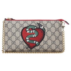 gucci kingsnake bag Gucci GG Supreme Kingsnake Heart Embroidered Pochette (456866)