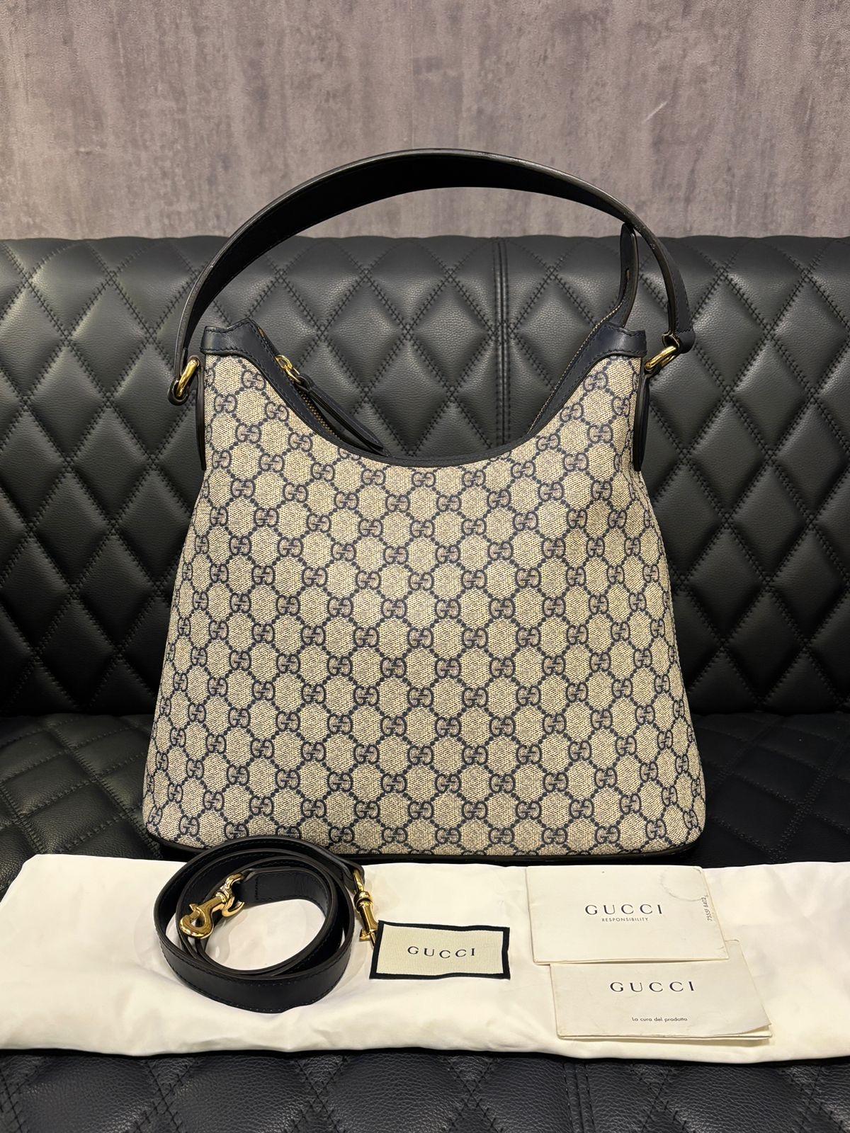 Gucci GG Supreme Linea Azul Marino Hobo Bolso de hombro Tote en venta 6