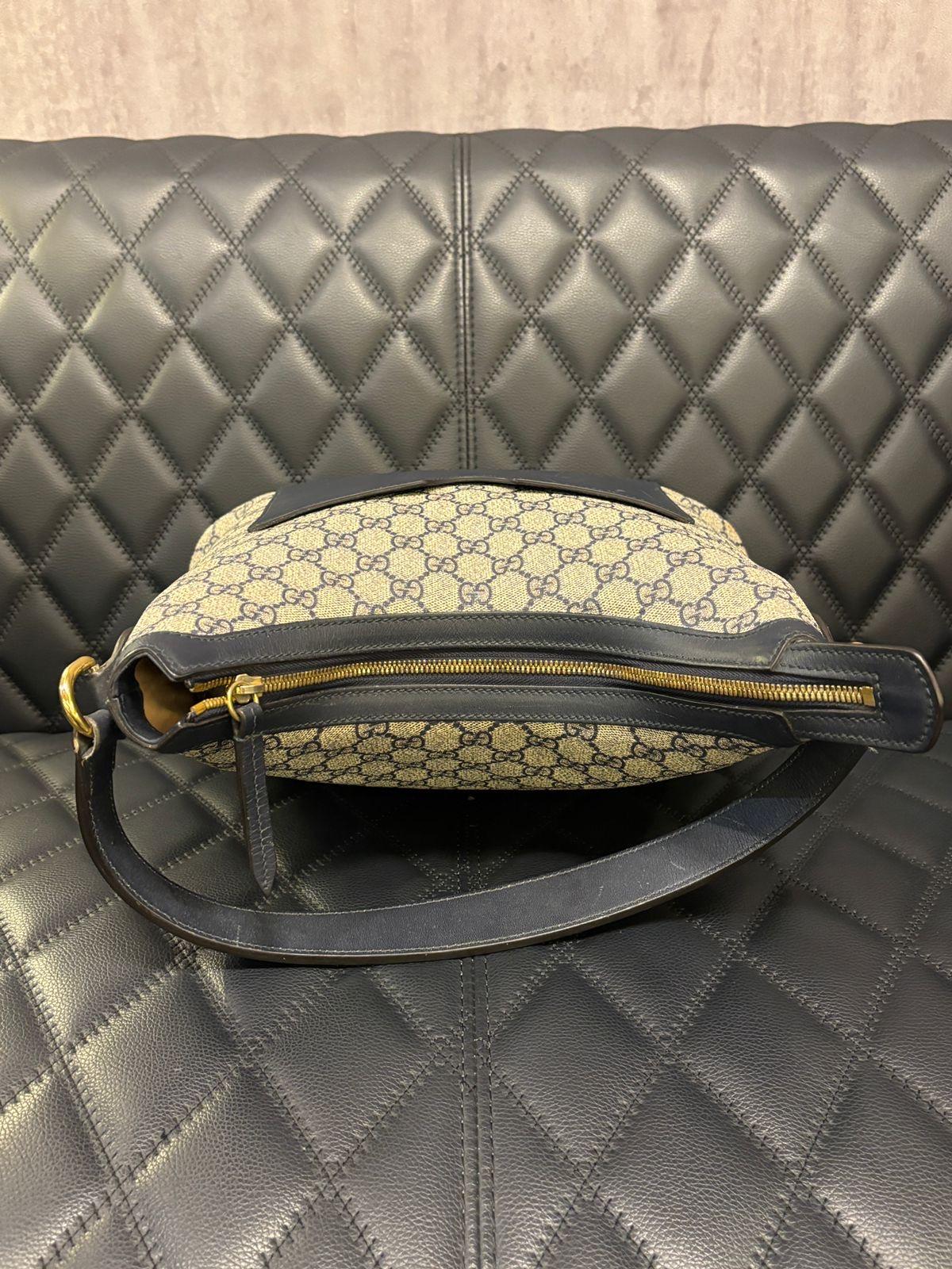 Gucci GG Supreme Linea Azul Marino Hobo Bolso de hombro Tote en venta 8