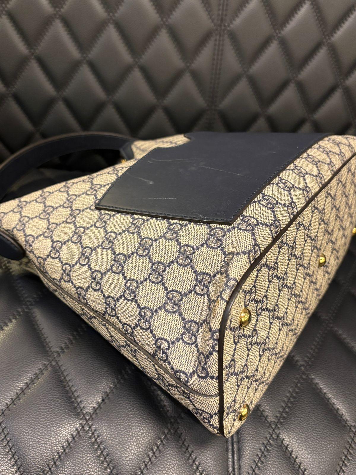 Gucci GG Supreme Linea Azul Marino Hobo Bolso de hombro Tote en venta 9
