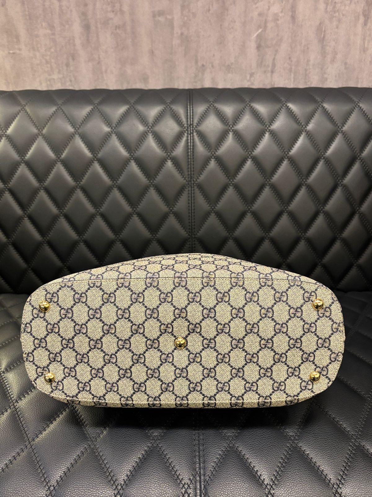Femenino o masculino Gucci GG Supreme Linea Azul Marino Hobo Bolso de hombro Tote en venta