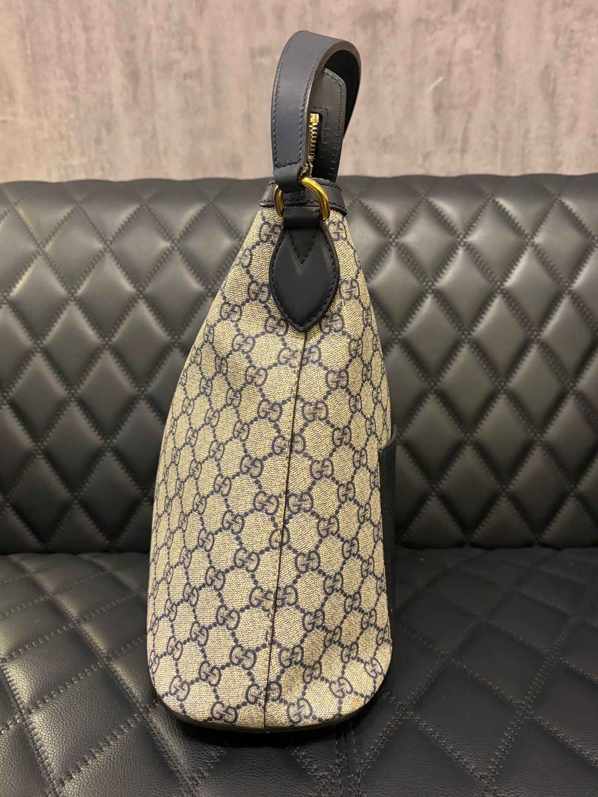 Gucci GG Supreme Linea Azul Marino Hobo Bolso de hombro Tote en venta 3