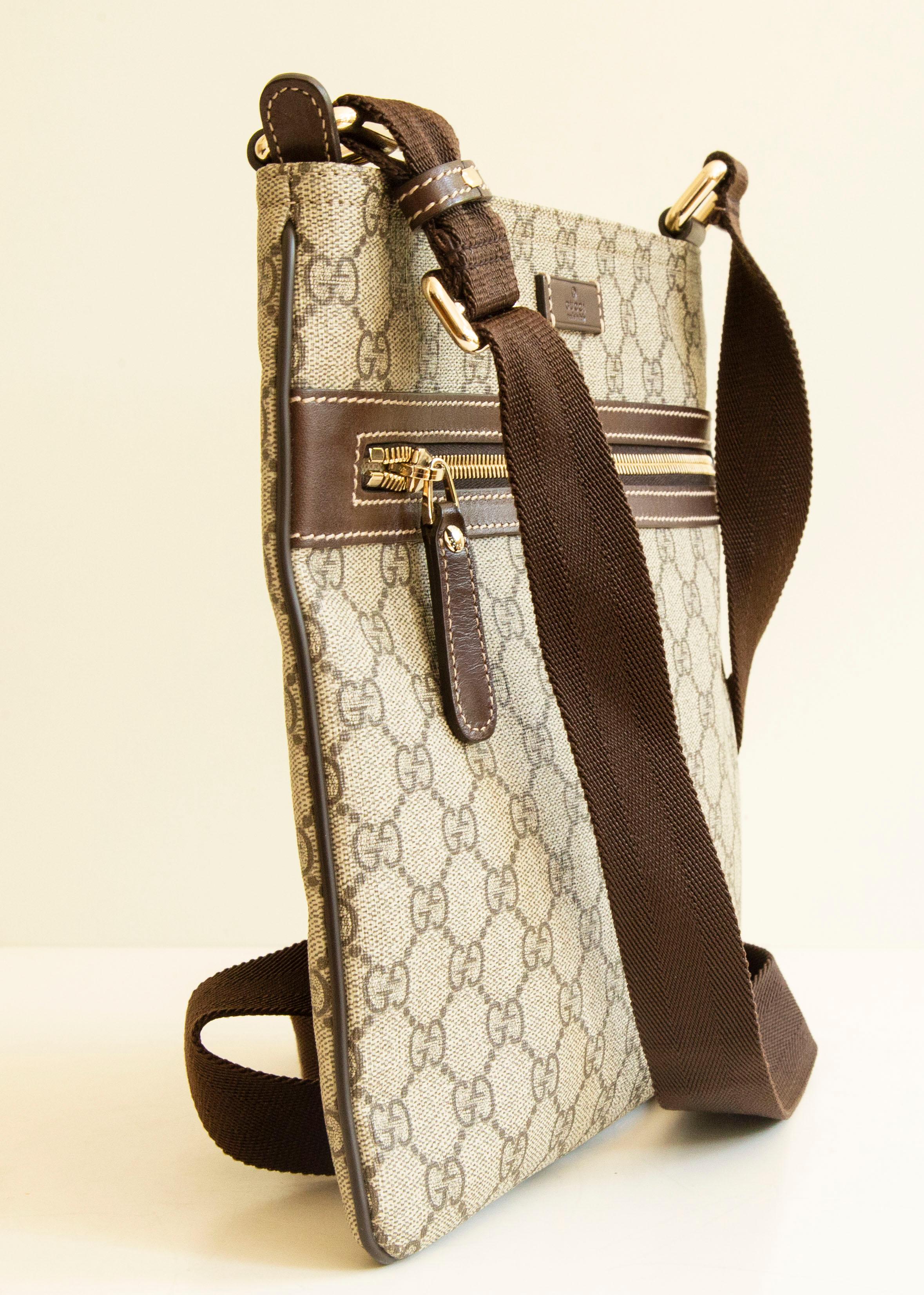 Gucci GG Supreme Messenger Bag aus beschichtetem Segeltuch und braunem Finish im Zustand „Hervorragend“ im Angebot in Arnhem, NL