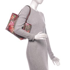 Gucci GG Supreme Monogram Blooms Small Reversible Tote Rose