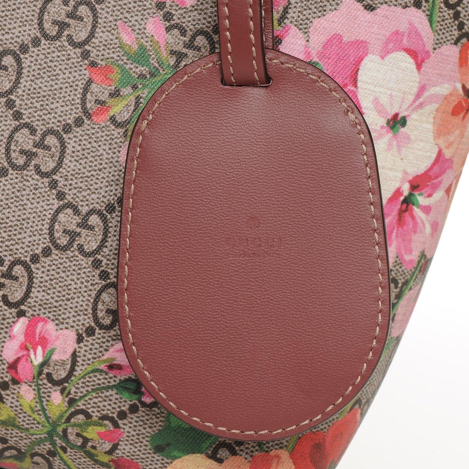 Women's Gucci GG Supreme Monogram Blooms Small Reversible Tote Rose For Sale