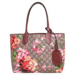 Gucci GG Supreme Monogram Blooms Small Reversible Tote Rose