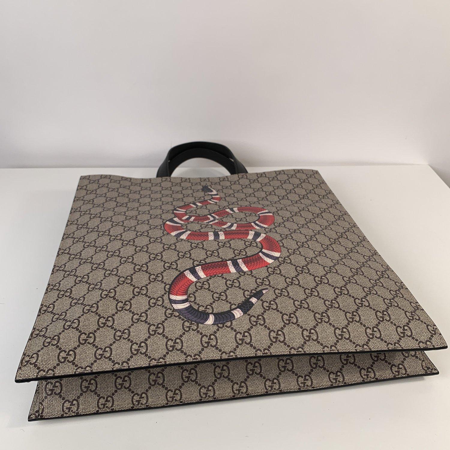 Gucci GG Supreme Monogram Canvas Kingsnake Print Tote Bag (Grau)