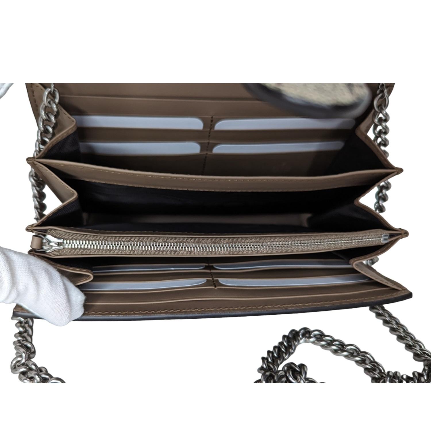 Gucci GG Supreme Monogram Dionysus Chain Wallet In Excellent Condition In Scottsdale, AZ