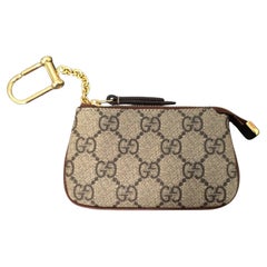Llavero Gucci GG Supreme Monograma 447964