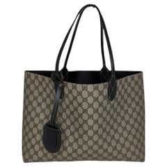 Gucci GG Supreme Monogramm Reversible Medium Tragetasche